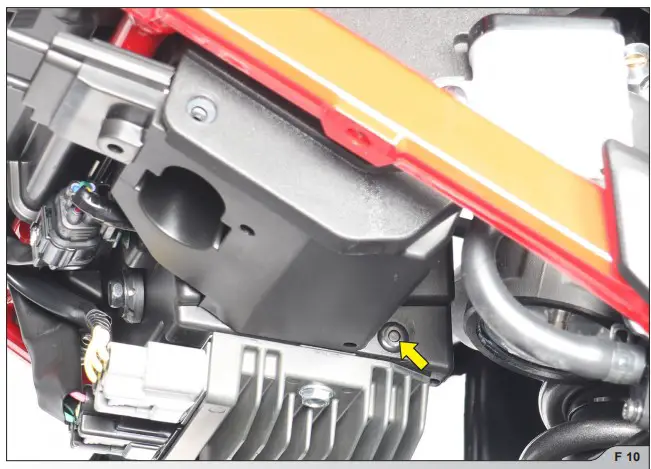 AKRAPOVI Exhaust System Slip-Online f 10