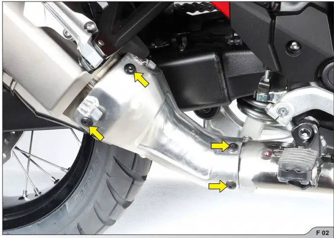 AKRAPOVI Exhaust System Slip-Online f2