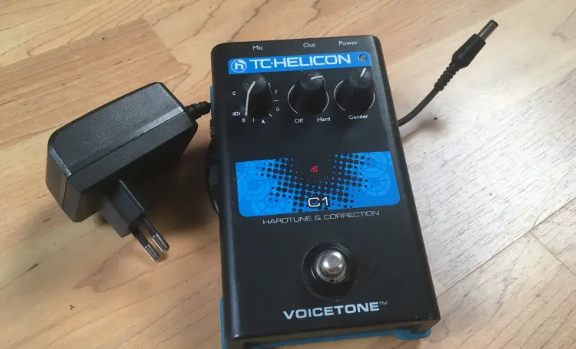 Tc Helicon Voicetone C1 Simple 1-button Stompbox For Flexible Pitch Correction User Guide Tc Helicon Voicetone C1 Simple 1-button Stompbox For Flexible Pitch Correction User Guide