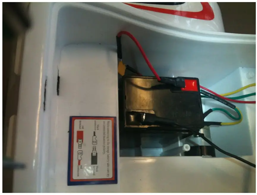 LENOXX 90313 Childrens Electronic Battery Operated Motor Tricycle - charging