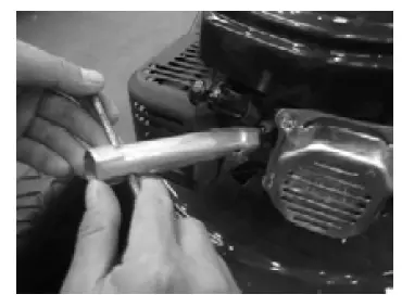 SANLI LSPR42 Self Propelled Rear Roller Lawnmower-8