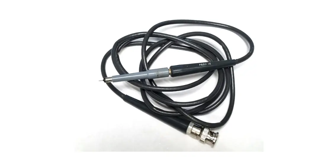 Tektronix P6011 Passive Probe Instruction Manual Tektronix P6011 Passive Probe Instruction Manual