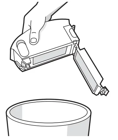 QoQa J7  C755840 iRobot Roomba Combo Floor Cleaners - Hand washing 3