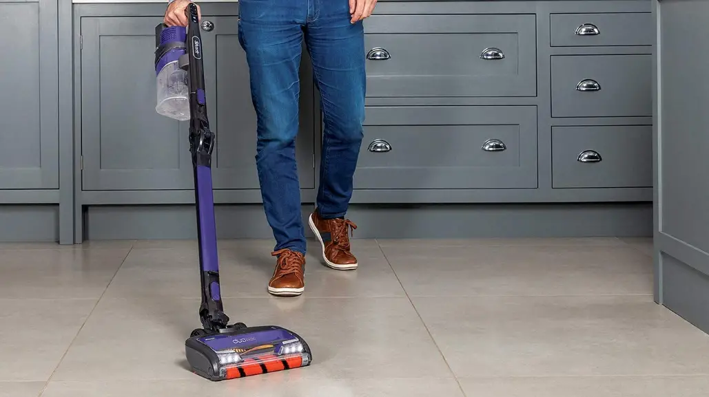 Shark Iz201eu, Iz251eu Series Anti Hair Wrap And Duoclean Cordless Vacuum Instructions Shark Iz201eu, Iz251eu Series Anti Hair Wrap And Duoclean Cordless Vacuum Instructions