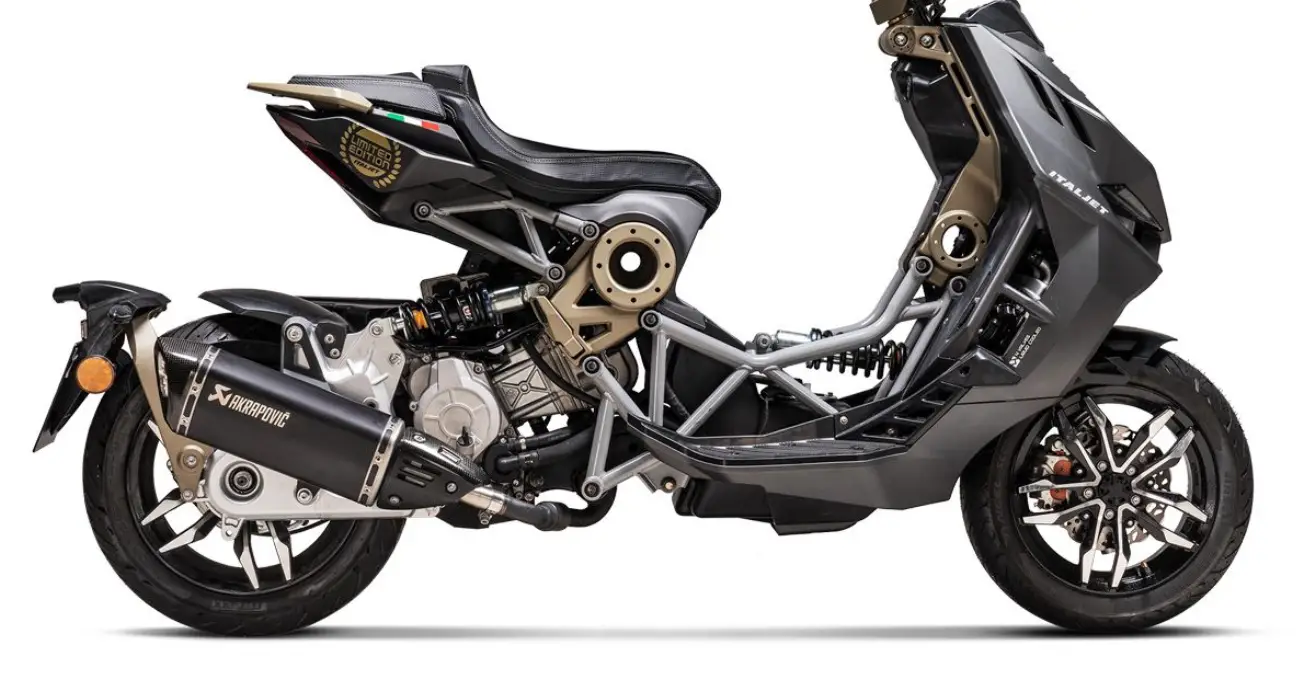 Akrapovic Italjet Dragster 125 Optional Heat Shield Instruction Manual