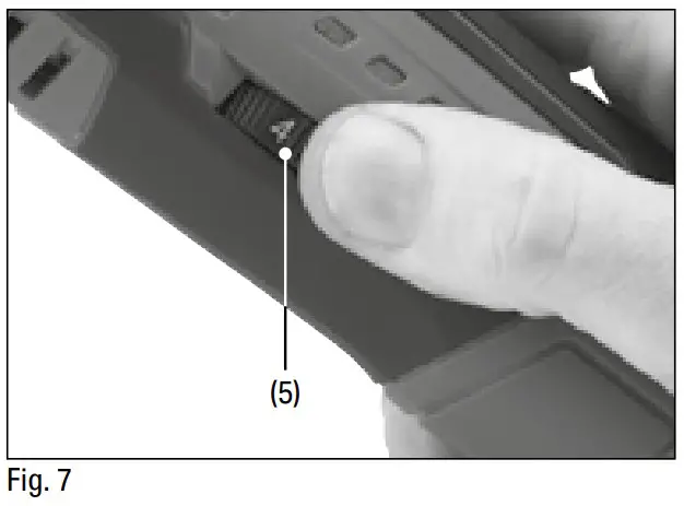 DRAPER 19392 12V Oscillating Multi Tool - Lift the lock lever 3