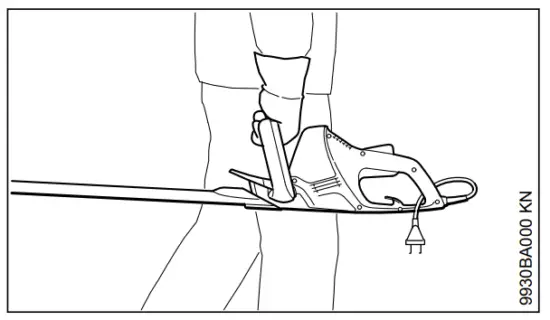 STIHL HSE 42 Very Light 420W Electric Hedge Trimmer - Techniques