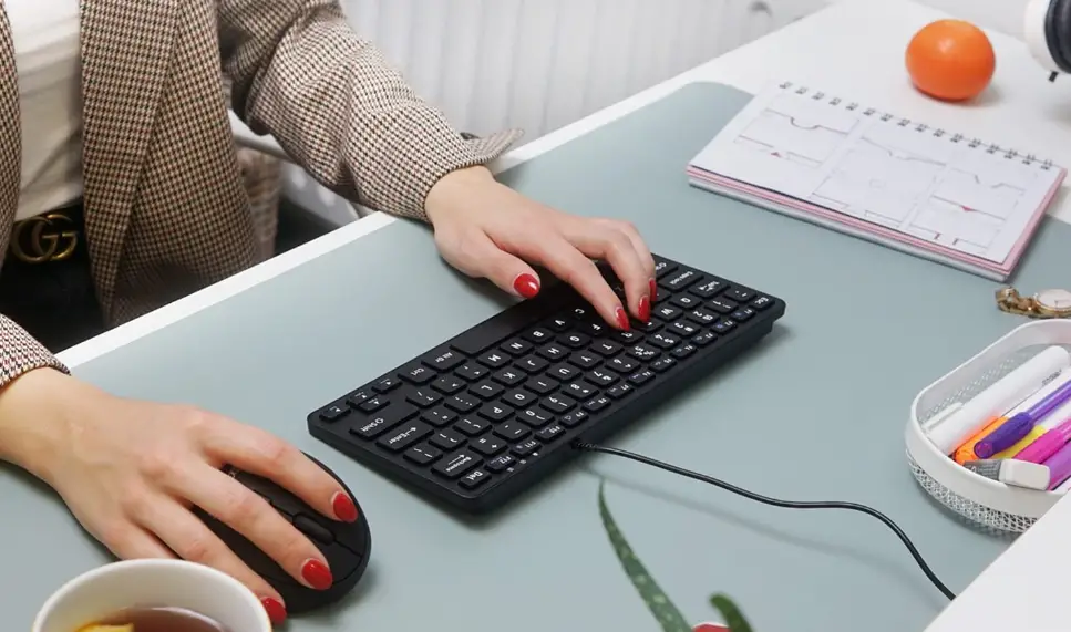 Perixx Periboard-215 Wired Keyboard User Manual Perixx Periboard-215 Wired Keyboard User Manual