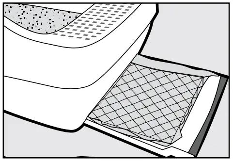 PetSafe PWM00-16580 Deluxe Crystal Litter Box System - Place the pee pad