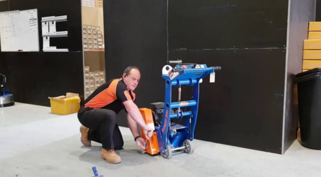 Master Hire Mastiff 200 Concrete Scarifiers For Hire Instruction Manual