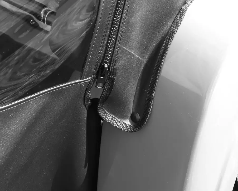 FALCON RIDGE JD XUV25 FC05 825iFull Cab Enclosurefits Lexan Windshield - fender as shown