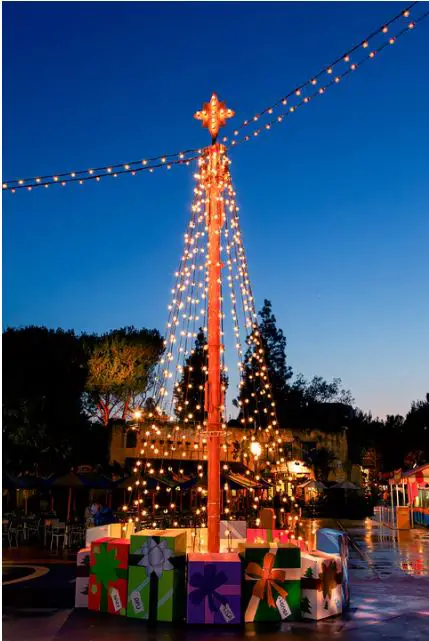 Dekra-Lite-Flag-Pole-Tree-of-Lights-PRODUCT
