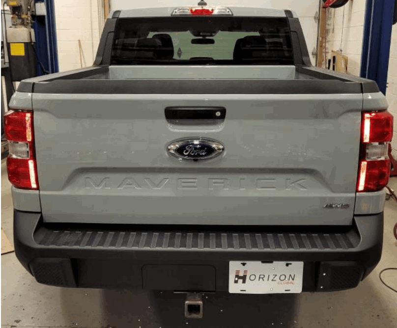 HORIZON 84557 Class 3 Trailer Hitch 2 Inch Receiver - Vehicle Photo