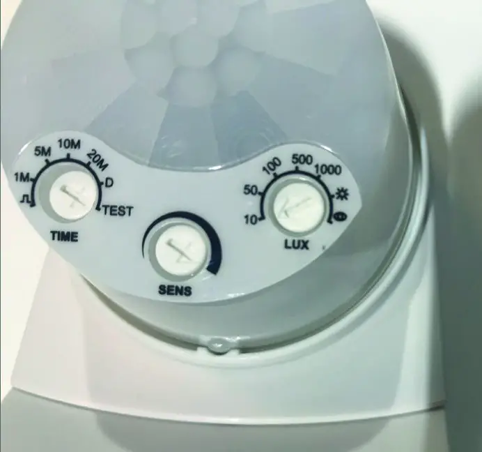 CHALLENGER Security Lighting Pir Detection - 1