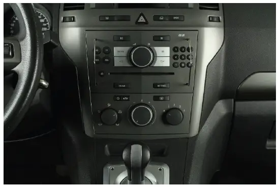 RADICAL R- C12OP2 Android car radio fig 1