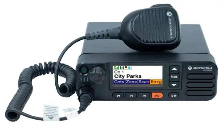 MOTOROLA SOLUTIONS MOTOTRBO DM4000 Series Professional Digital Two Way Radio