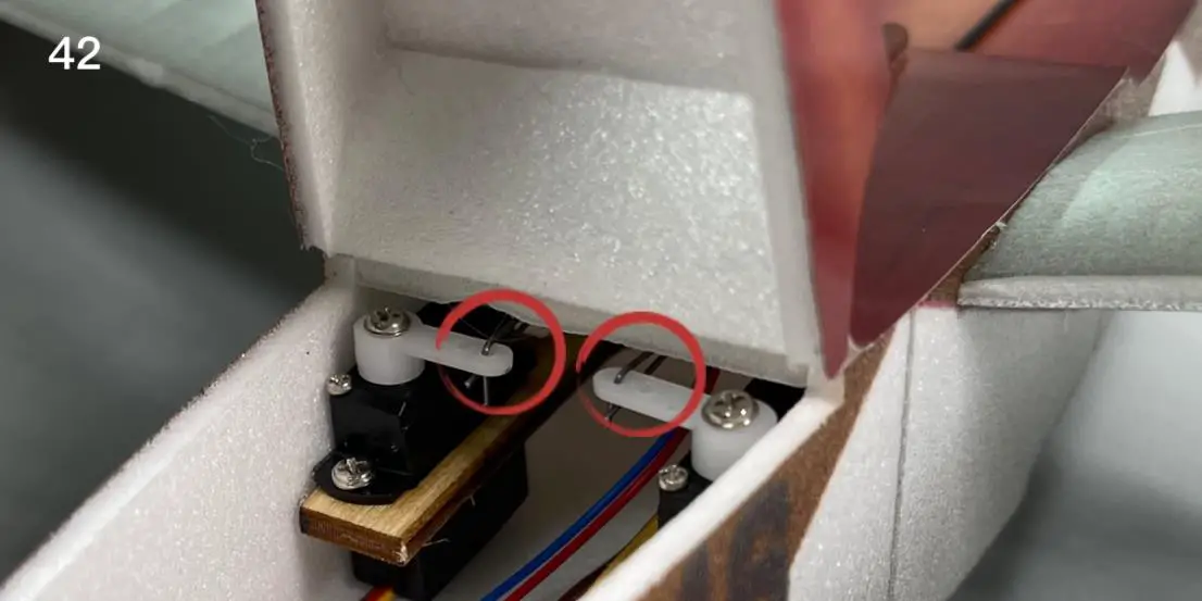 Extend the carbon rod of the pull rod from the slot at the middle