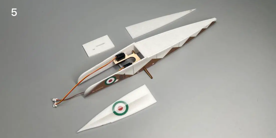 Install the stern bottom plate