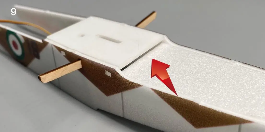 a gap between the middle part of the hull