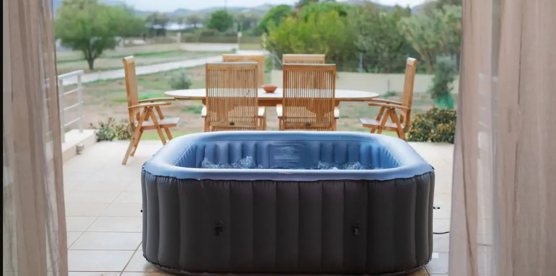 Mspa C-te041/061 Comfort Series 4 Person Square Hot Tub Owner's Manual Mspa C-te041/061 Comfort Series 4 Person Square Hot Tub Owner's Manual