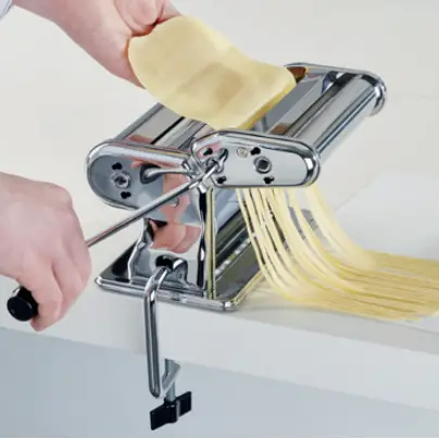 GEFU BDA 28300 - Making tagliolini or tagliatelle 3