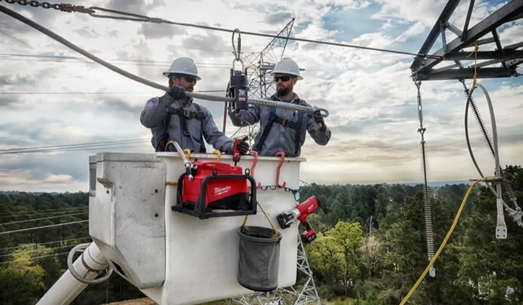 Milwaukee M18 Force Logic 10000 Psi Hydraulic Pump Instruction Manual