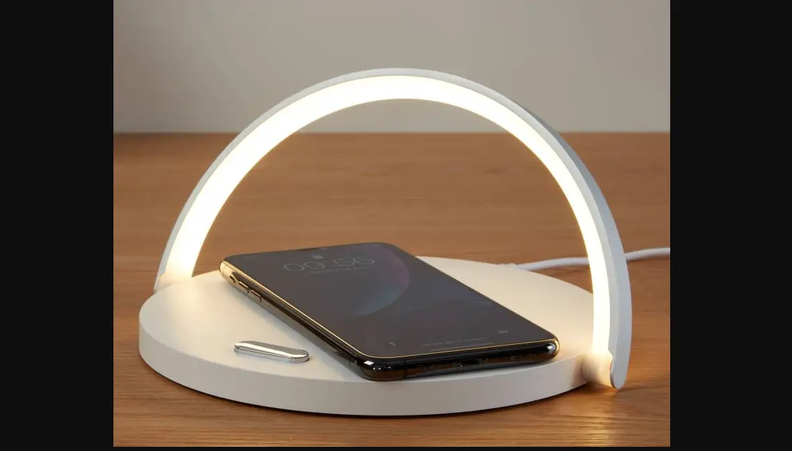 Goodmans 364137 3 In 1 Qi Wireless Charger User Guide Goodmans 364137 3 In 1 Qi Wireless Charger User Guide