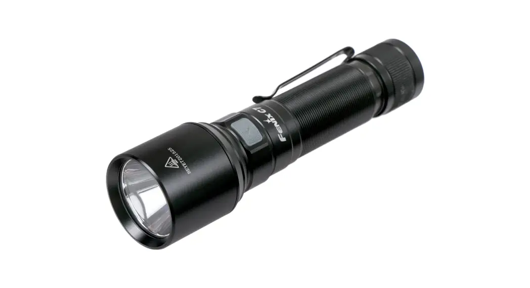 Fenix C7 High-performance Rechargeable Flashlight Instruction Manual Fenix C7 High-performance Rechargeable Flashlight Instruction Manual