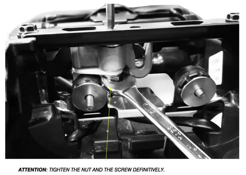 rizoma-PT116-Fox-License-Plate-Holder-FIG 22