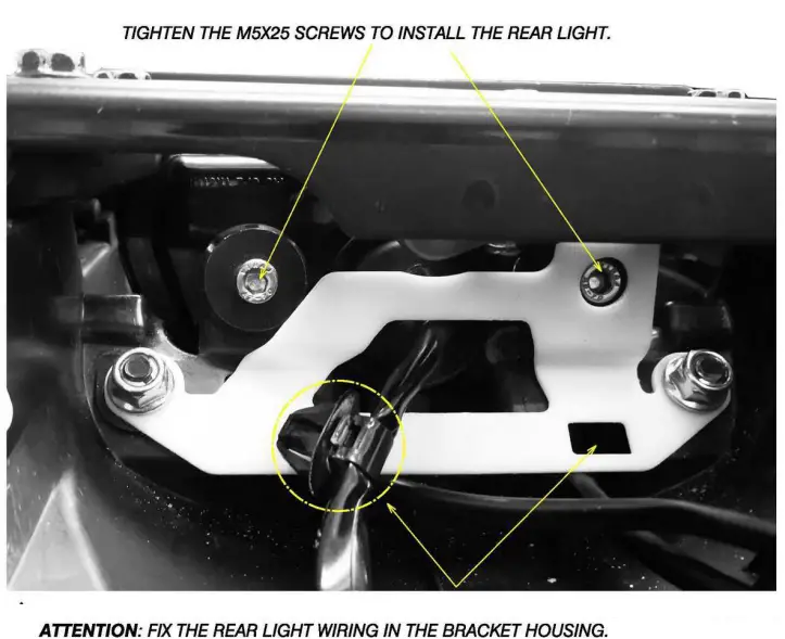 rizoma-PT116-Fox-License-Plate-Holder-FIG 23
