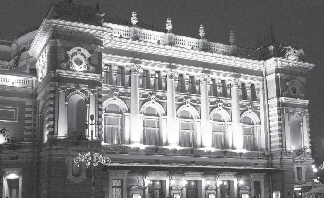 HIFIMAN HE-R10 Planar Closed Back Headphones - figure 4