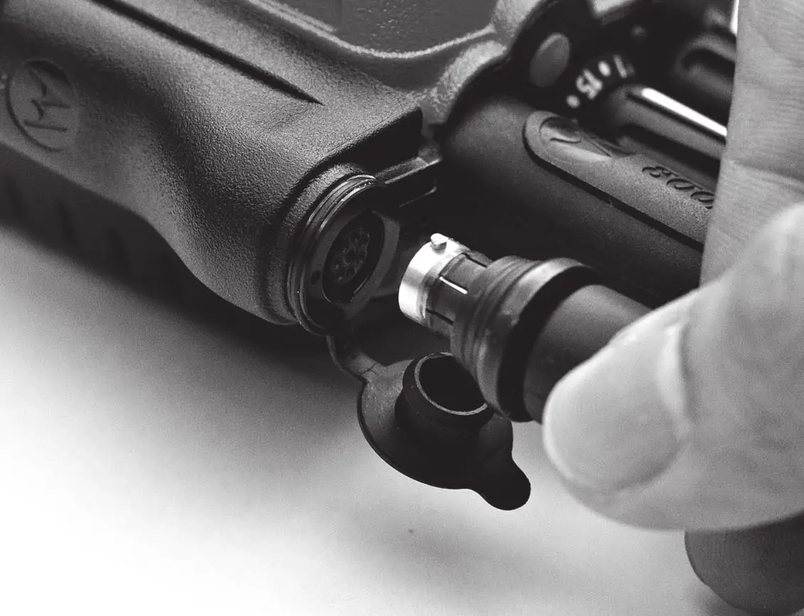 motorola PMLN6047 AUDIO ADAPTER - ATTACHING THE ADAPTER ACCESSORY