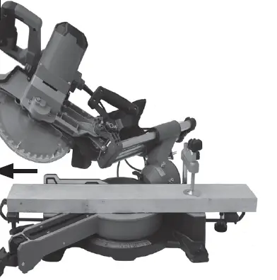 MEEC TOOLS 011639 1700W Demolition Hammer 24