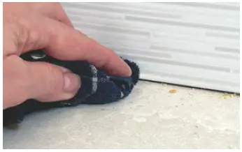 InstaTrim-IT05INBLK-Black-Caulk-Strip- (4)