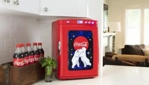 Nostalgia Ckrf32bk Coca-cola 3.2 Cu. Ft. Refrigerator Instruction Manual Nostalgia Ckrf32bk Coca-cola 3.2 Cu. Ft. Refrigerator Instruction Manual