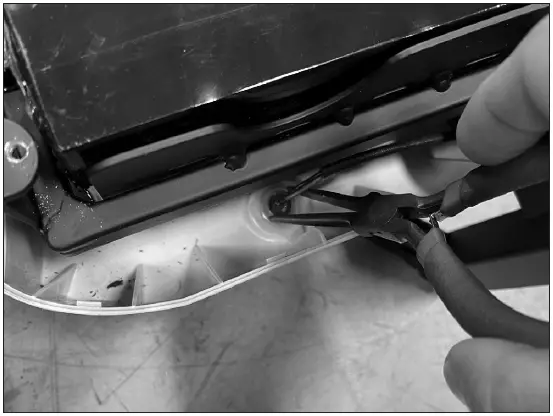 Razor-W15127016106-Vector-Charger-Port-fig-4