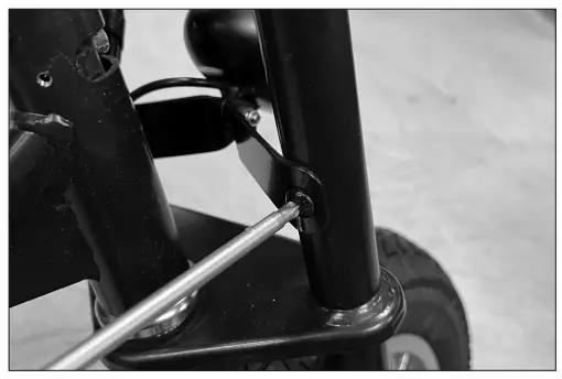 Razor-W15128785133-Rambler-16-Headlight-Holder-FIG2