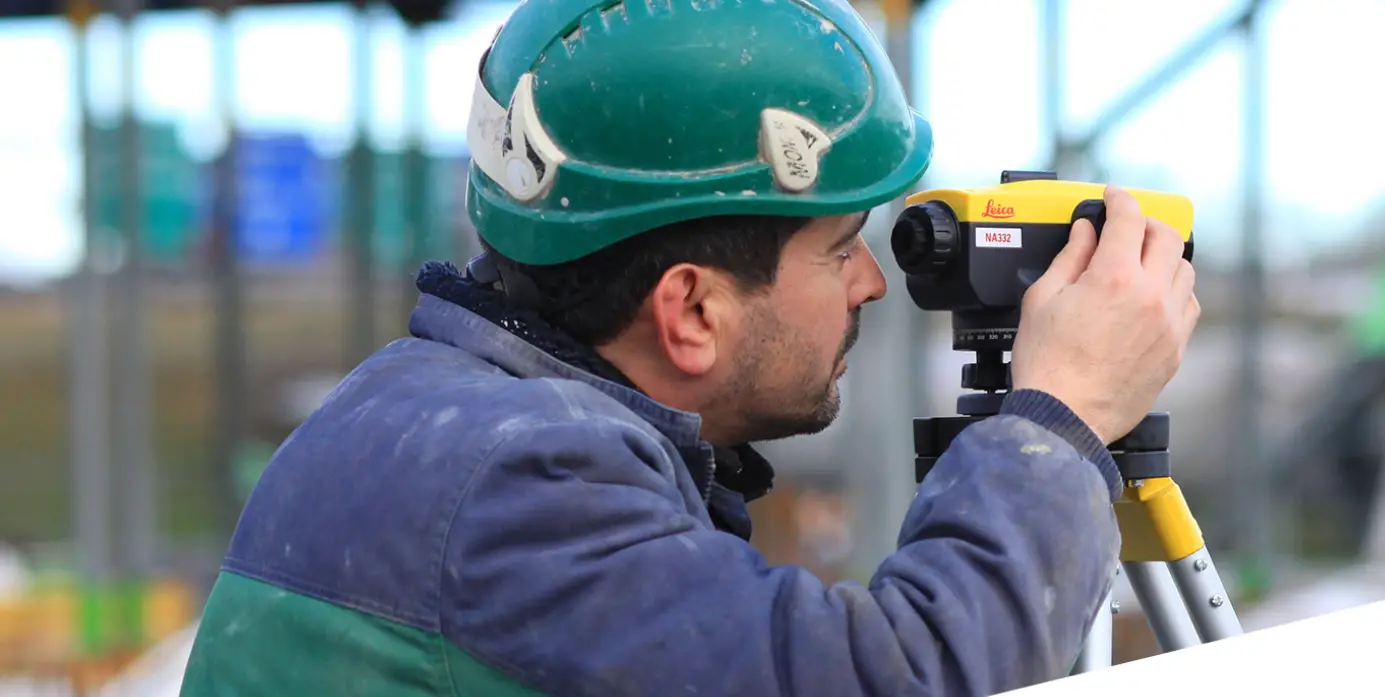 Leica Na332 Automatic Level User Manual