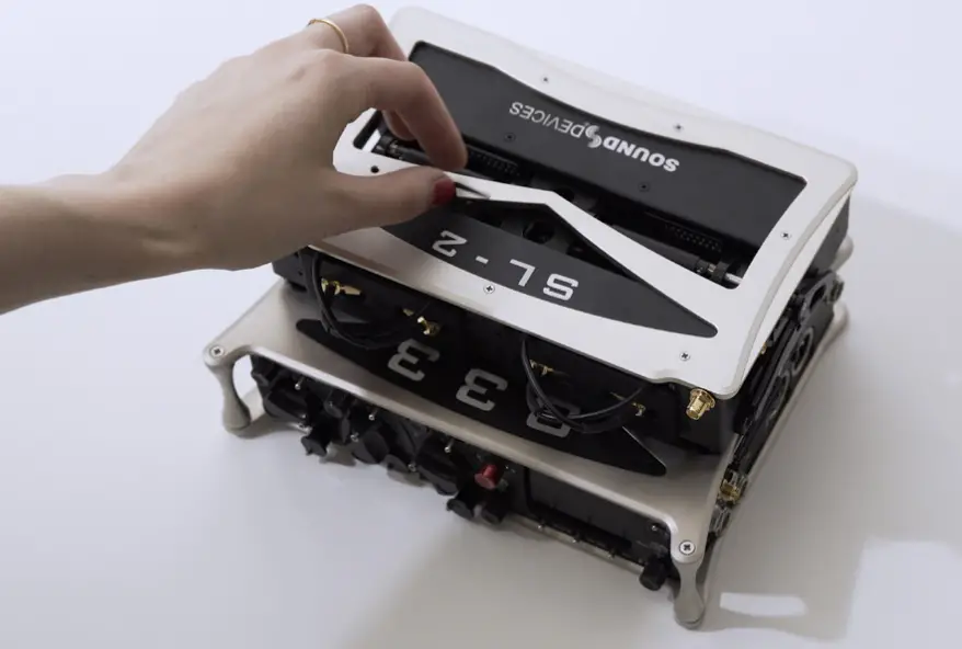 SOUND DEVICES SL 2 Dual SuperSlot Wireless Module - Removing 2
