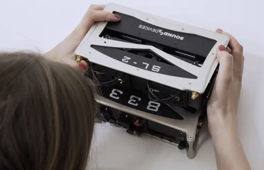 SOUND DEVICES SL 2 Dual SuperSlot Wireless Module - Removing 3