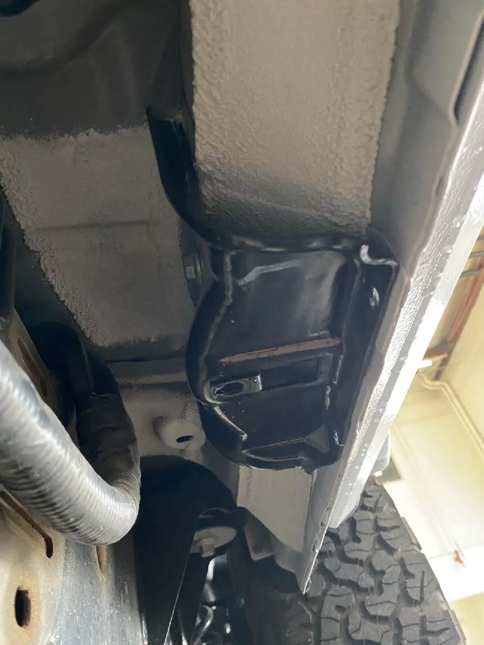 WESTIN-56-14185-HDX-Drop-Nerf-Step-Bars-Fits-21-22-8