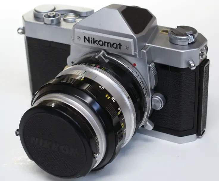Nikon-Nikkormat-Camera-01