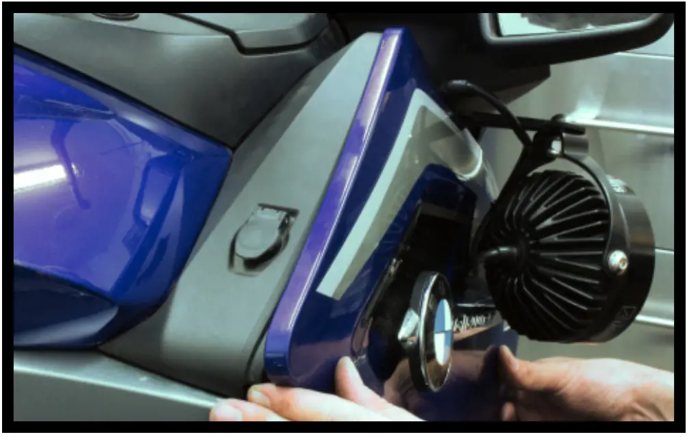 clearwater LIGHTS BMW R1200RT Side Panel Repair Kit - Step 4