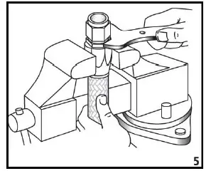 Holley-Fuel-Rails-for-OE-Style-Ford-7-3L-Godzilla-intakes-08