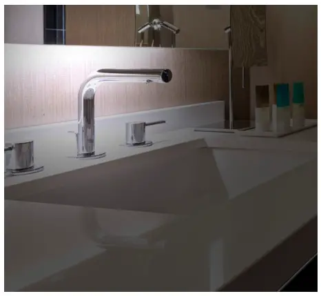 SEURA S-S-2442-S-AL-BLED-D Lighted Mirror with Traditional Mirror Housing - 21