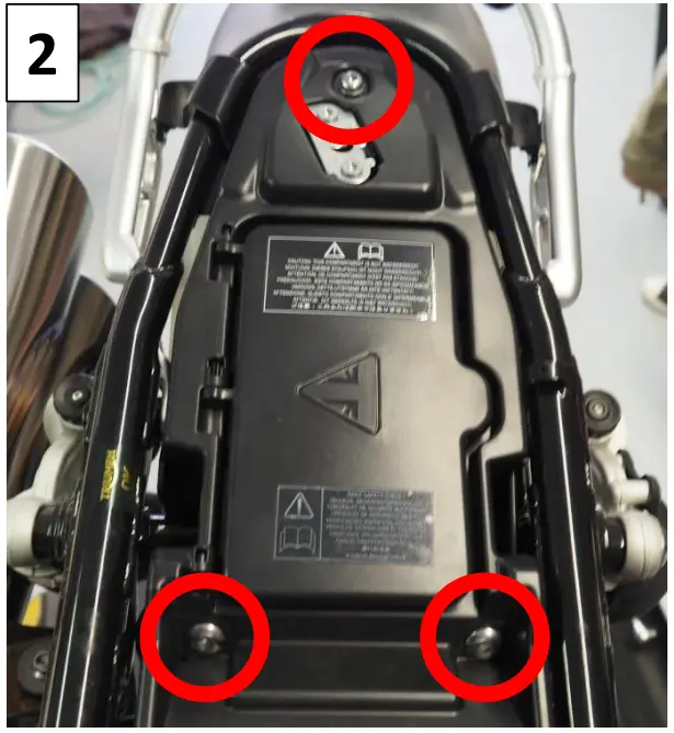 Disassembly of the fender