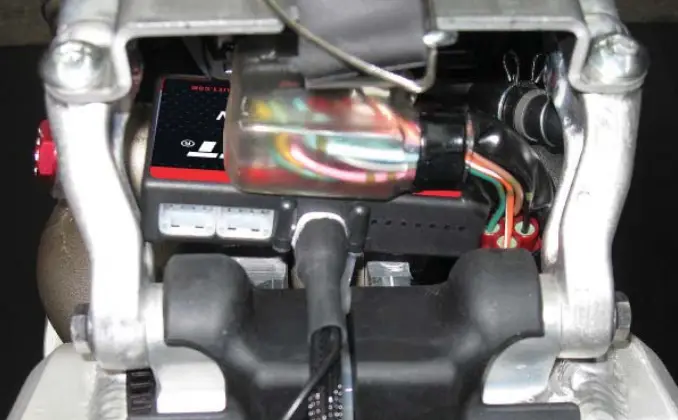 Dynojet Honda CRF450R Power Commander V - Fig 1