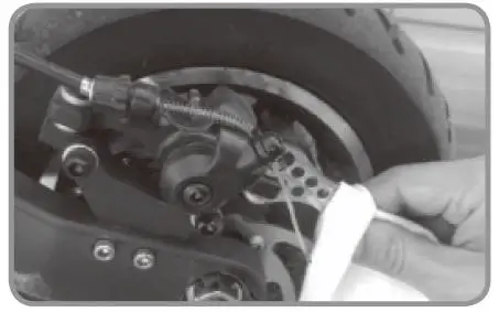 E-scooter W-tec Dealan - bolt in the picture