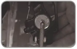 E-scooter W-tec Dealan - Turn the bolt