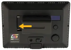 FIG 4 INSTALLING THE BATTERY